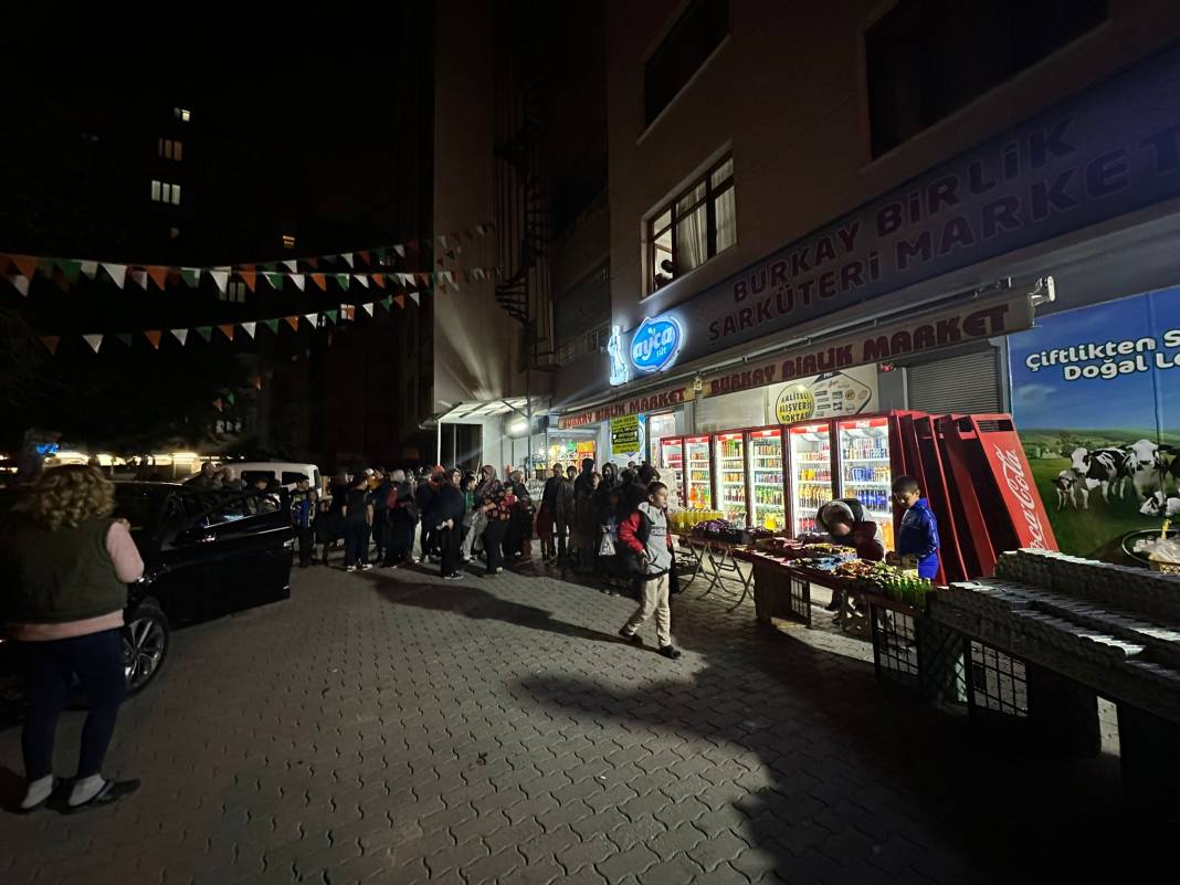 Ramazan akşamlarında çoçukları sevindirdiler 2